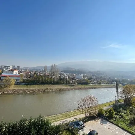 Jurukov Riverside Lägenhet *