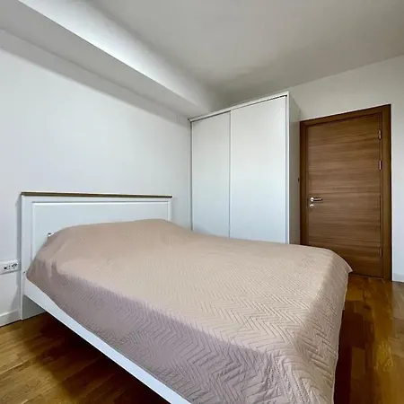 Jurukov Riverside سكوبجي
